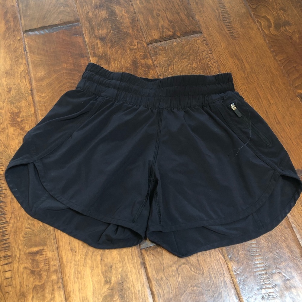 Lululemon Hotty Hot Shorts 4” Black